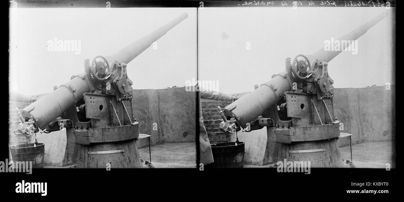 Un jeton maritime de Saint-Idesbald, intitulé pièce de 100 de marine, conservé dans la collection du Fonds Berthelé. L'objet représente un souvenir marin lié à l'histoire côtière ou navale française. Banque D'Images