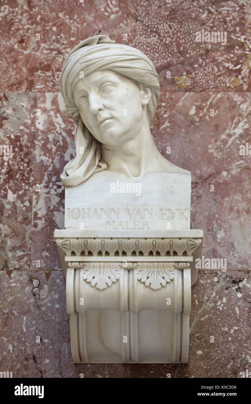 Renaissance russisch peintre Jan van Eyck. Buste en marbre par le sculpteur allemand Christian Friedrich Tieck (1834) sur l'affichage dans le hall de gloire dans le mémorial Walhalla près de Ratisbonne en Bavière, Allemagne. Banque D'Images