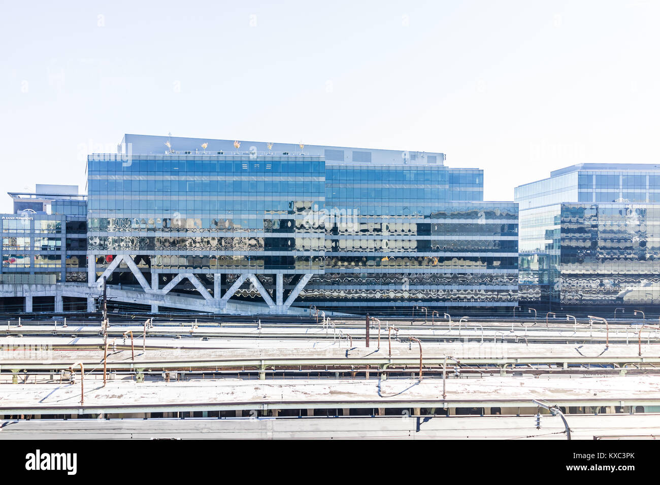 Washington DC, USA - 27 octobre 2017 : Vue aérienne de la gare Union train tracks dans la capitale avec la construction de la Securities and Exchange Commission ou S Banque D'Images