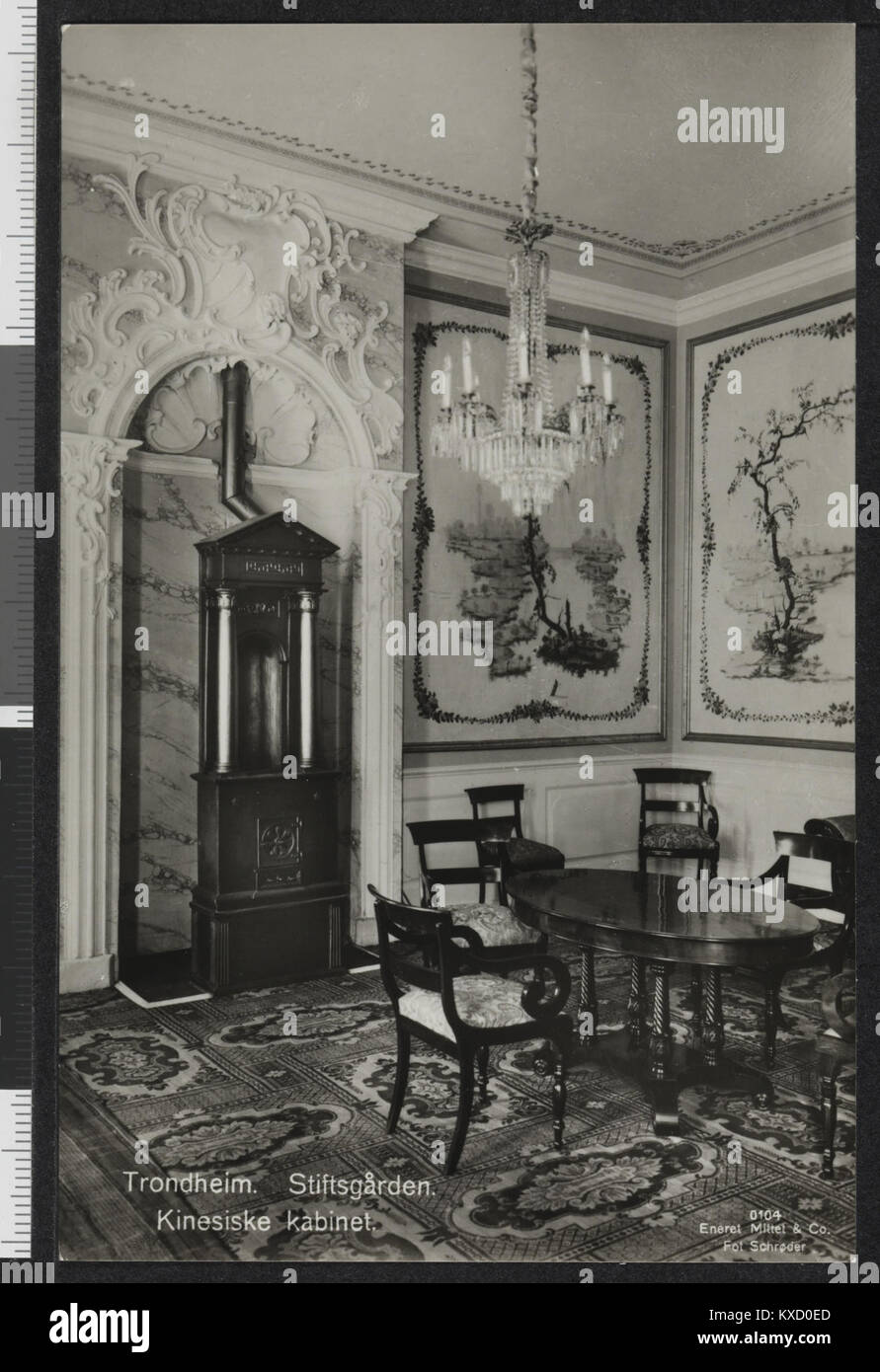 Photographie du cabinet chinois de Stiftsgården, Trondheim, Norvège, une salle intérieure du XVIIIe siècle connue pour son design élaboré, ses panneaux laqués et sa décoration en chinoiserie. Banque D'Images