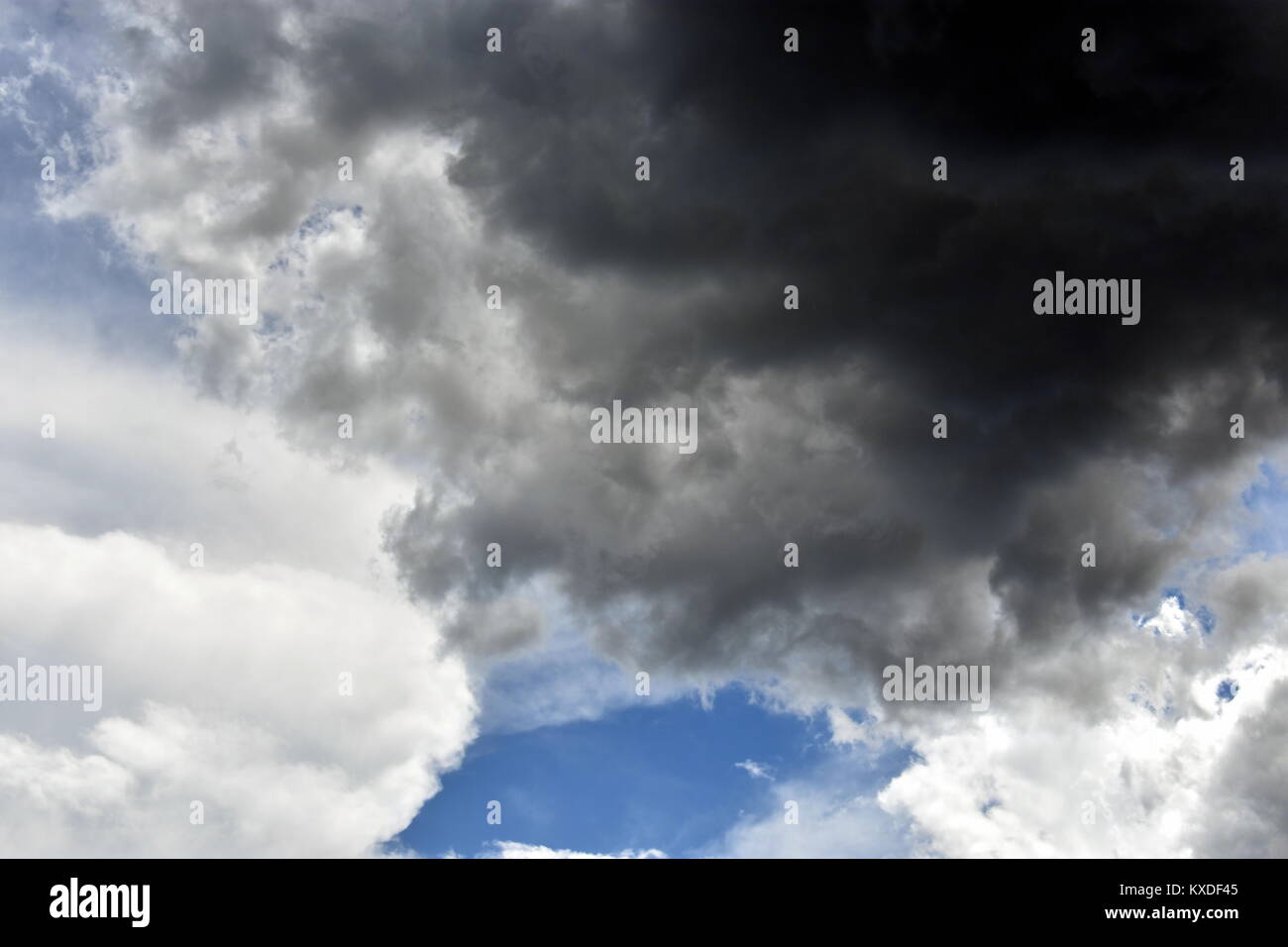 Nuages Banque D'Images