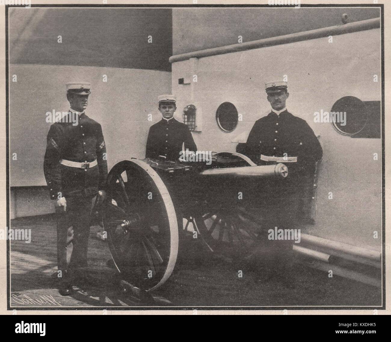 United States Marines avec pièce de campagne Banque D'Images