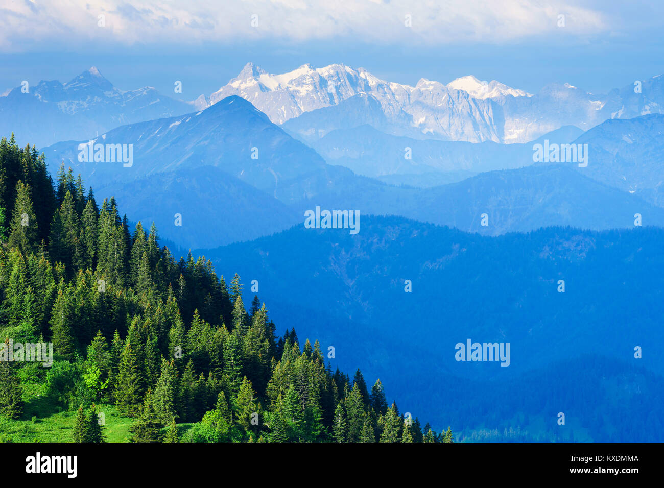 Vue de Wallberg am Tegernsee dans les montagnes du Karwendel avec Kaltwasserkar Birkar, et de l'Est Banque D'Images
