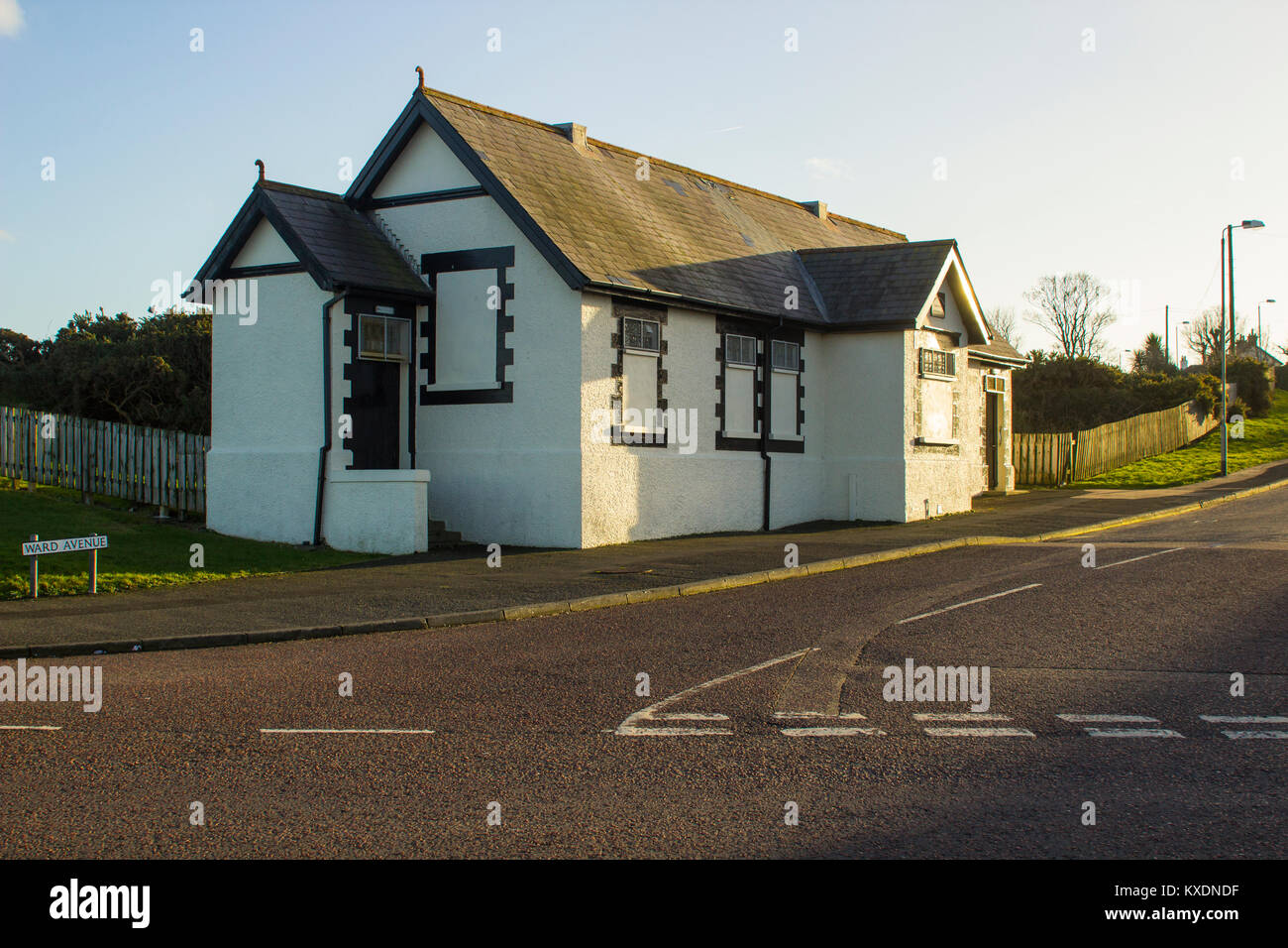 L'ancien édifice municipal toilettes victoriennes sur Seacliff Road à Bangor Northern Ireland maintenant converti en un élégant pavillon pour Bangor Camera Club Banque D'Images