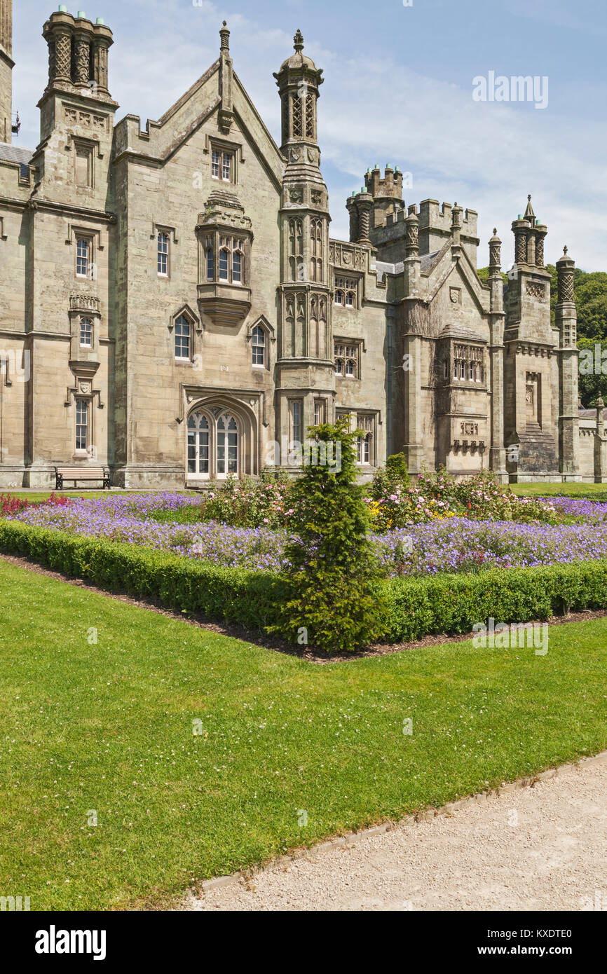 Château de Margam (1830) et de jardins, Margam Country Park, Margam, Port Talbot, Pays de Galles, Royaume-Uni Banque D'Images