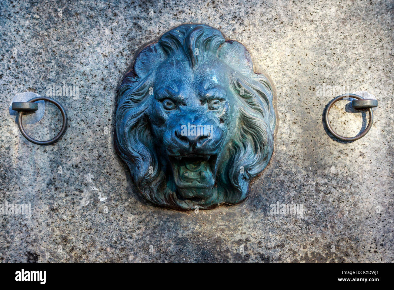 En forme de lion en fonte de fer, diffuseur d'eau Glasgow Green, Glasgow, Écosse, Royaume-Uni Banque D'Images