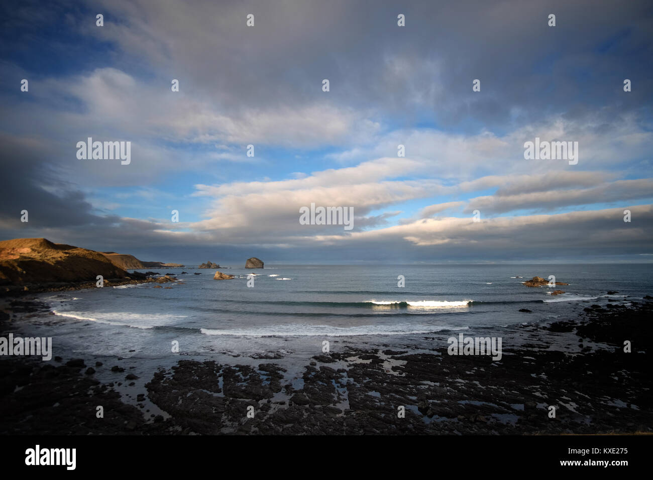 Des vagues parfaites près de Durness Banque D'Images