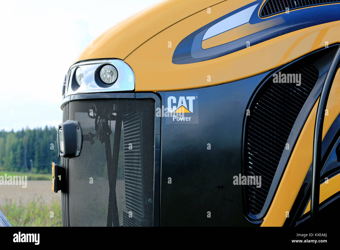 SALO, FINLANDE - septembre 6, 2014 : Détail de Challenger MT765C à chenilles tracteur avec moteur Caterpillar. Caterpillar est nommé à Dow Jones Sustainabilit Banque D'Images