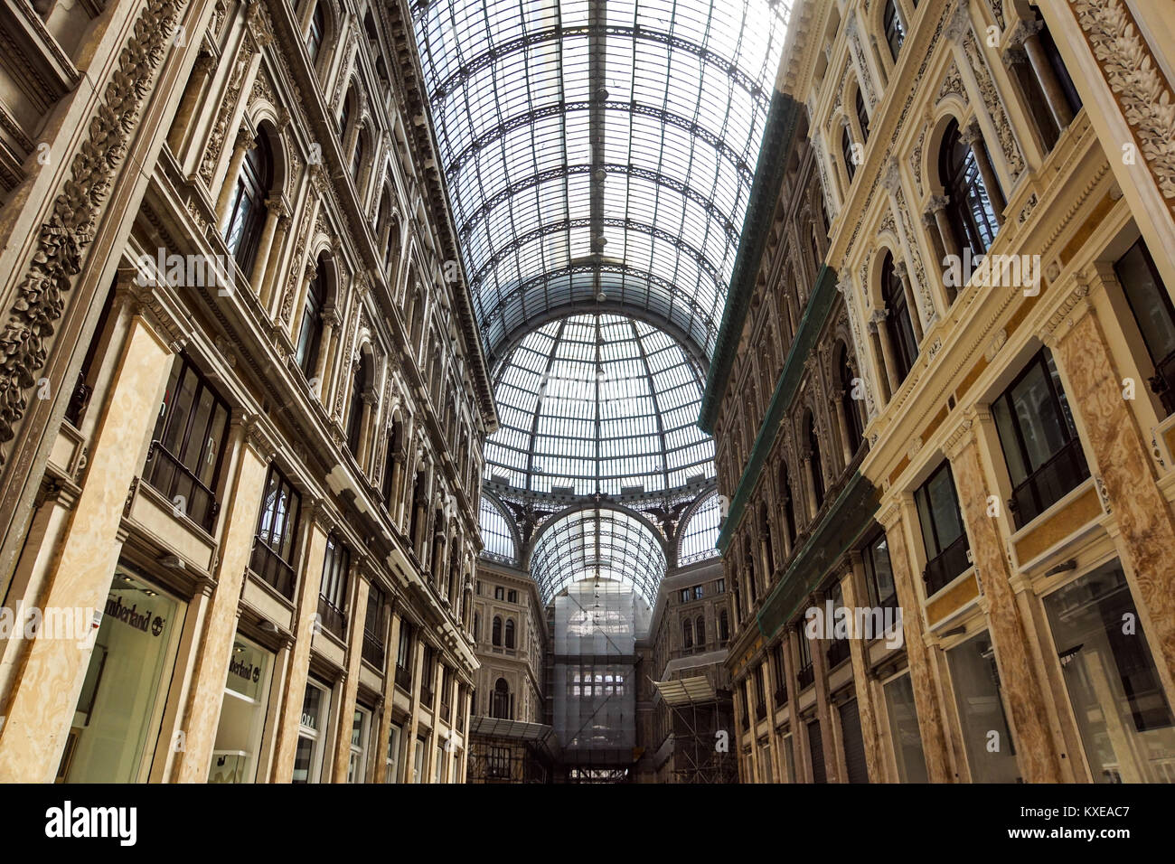 NAPLES, ITALIE- 19 août, 2017 : galerie commerçante Galleria Umberto à Naples, en Italie. Centre-ville historique de Naples est la plus grande en Europe, et est classé par l'UNESCO comme site du patrimoine mondial. Banque D'Images