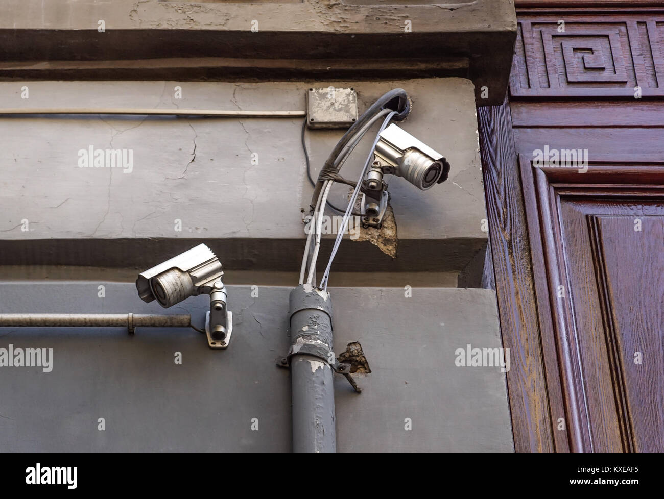 Système de sécurité de la caméra vidéo sur le mur du bâtiment Banque D'Images