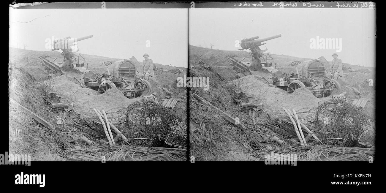 Photographie historique montrant un canon automoteur allemand capturé ('auto canon boche') près d'Allemant pendant la première Guerre mondiale, conservé dans la collection Berthelé. Banque D'Images