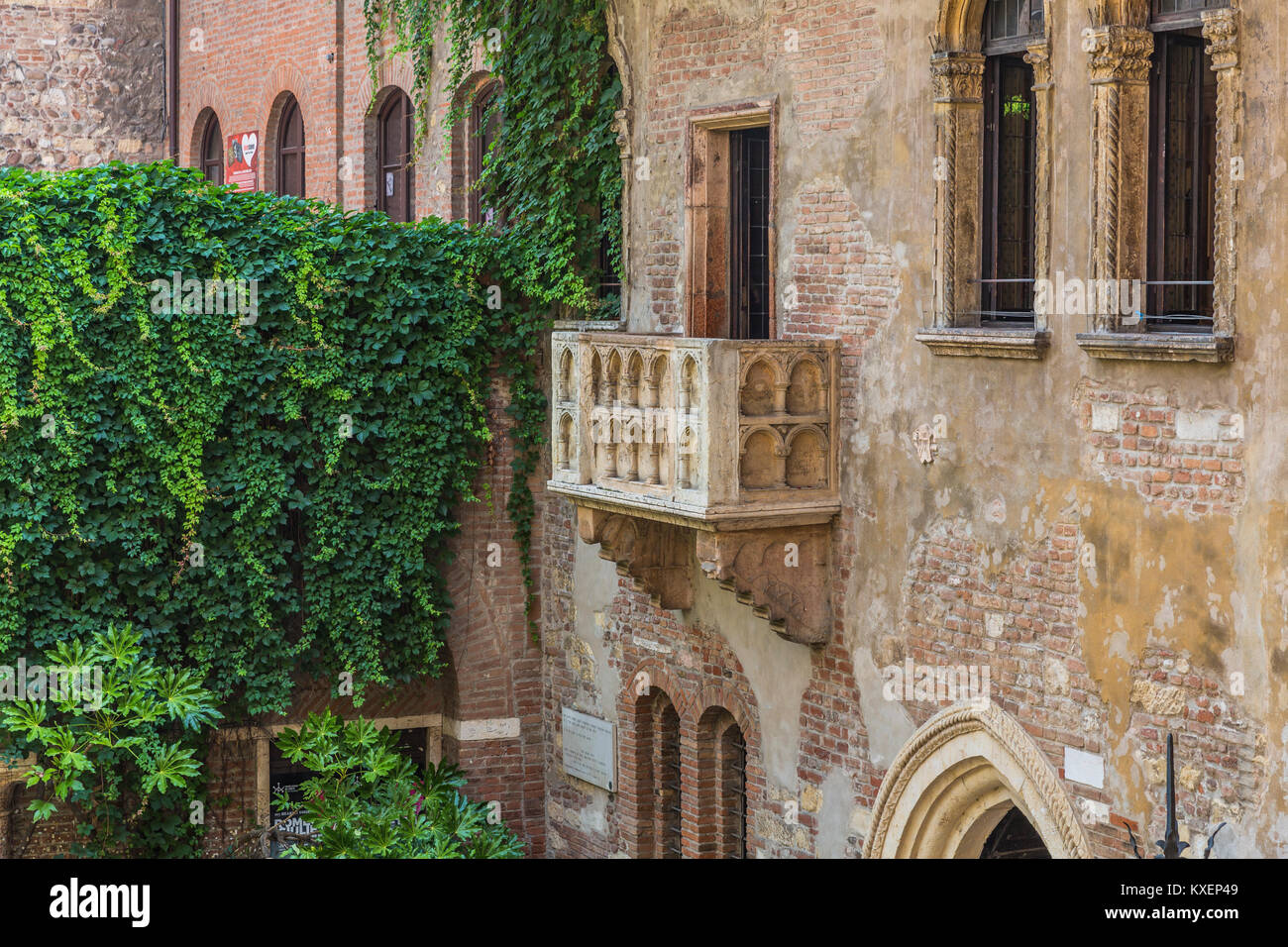 Balcon à la maison de Julia, la Casa di Giulietta, via Cappello, Vérone, Vénétie, Italie Banque D'Images