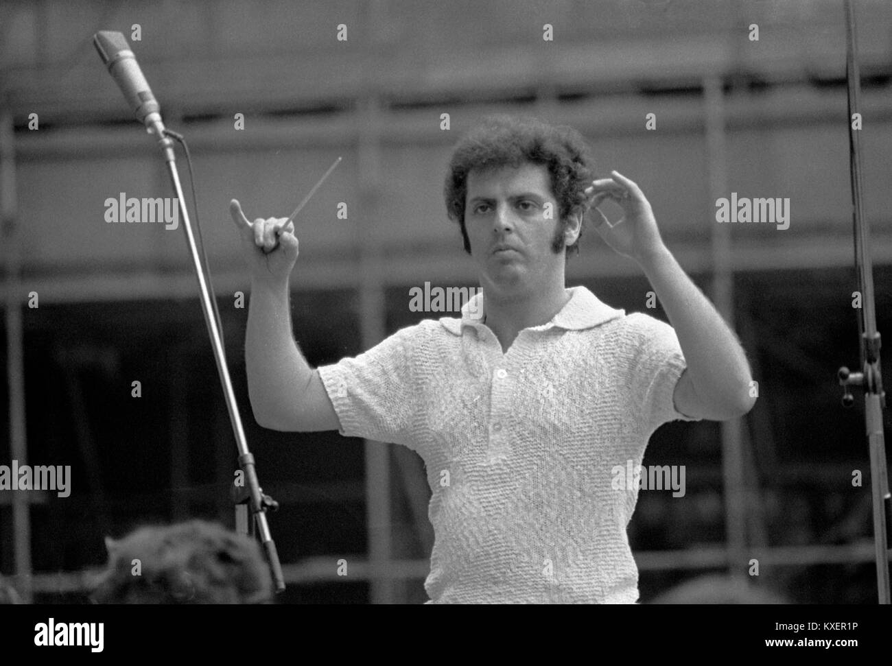 Daniel Barenboim portrait direction répétition RPO Royal Philharmonic Orchestra Londres 1970s 1976 Royaume-Uni HOMER SYKES Banque D'Images