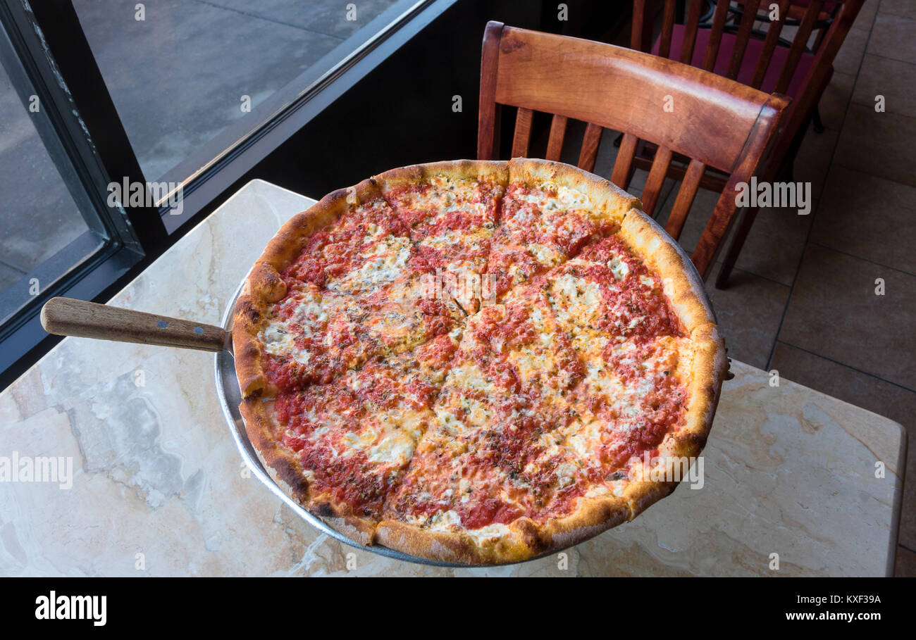 Pizza à Ignazio's Pizzeria dans Dumbo Brooklyn, New York Banque D'Images