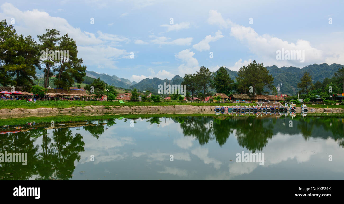 Moc Chau, Vietnam - Mai 26, 2016. Le lac à Moc Chau, au Vietnam. Moc Chau est un district rural de la Province de Son La dans le nord-ouest de Vietna Banque D'Images