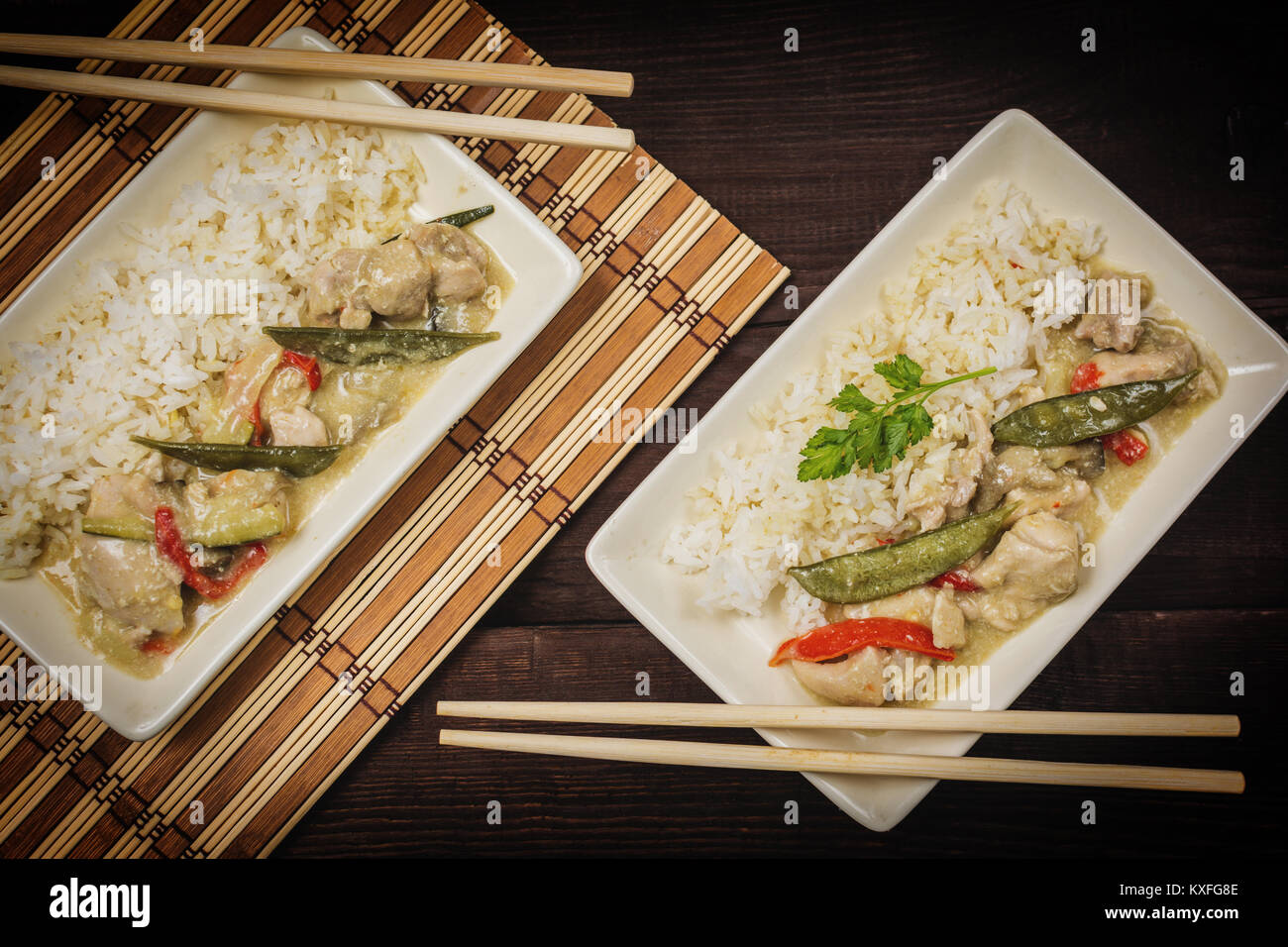 Poulet au curry vert avec les Indiens et les légumes et riz Banque D'Images