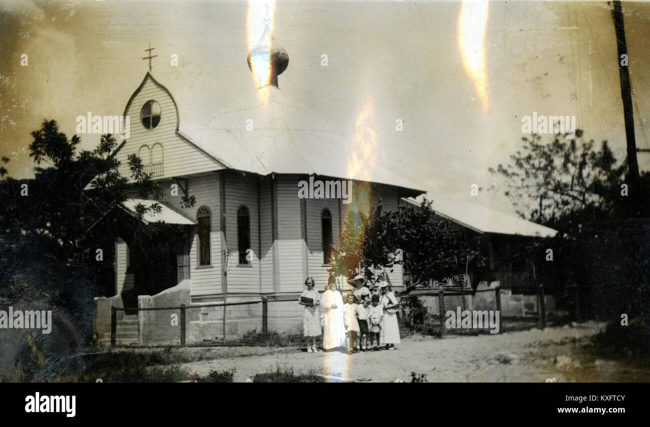 L'église Iverskaya de Manille est une église orthodoxe russe située aux Philippines, représentant la présence de l'orthodoxie orientale en Asie du Sud-est. La structure reflète l'architecture religieuse russe traditionnelle adaptée à l'environnement tropical. Banque D'Images