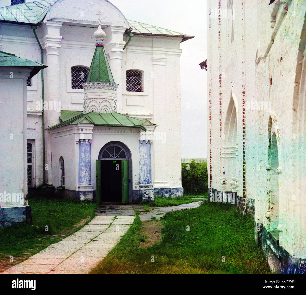 Une photographie ou un document de 1909 de l'église de Cyril, soulignant sa structure architecturale et son importance historique dans le patrimoine religieux orthodoxe oriental. Banque D'Images