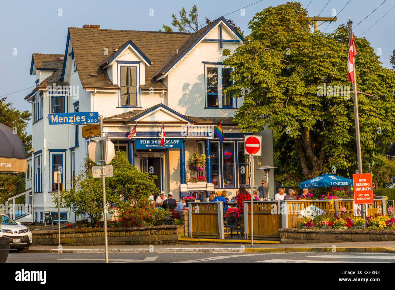 Le mât et le salon restaurant tordues dans la région de la Baie James, Victoria connu comme le jardin de ville sur l'île de Vancouver en Colombie-Britannique, Canada Banque D'Images