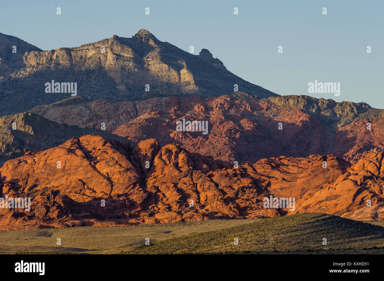Vue sur la roche rouge des falaises, le Red Rock Canyon National Conservation Area. Las Vegas, Nevada Banque D'Images