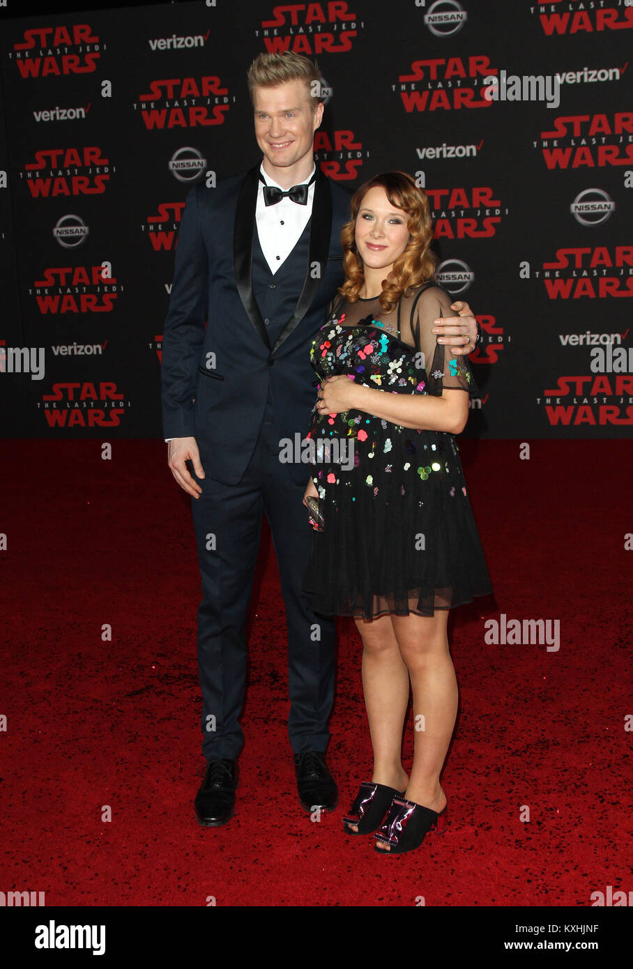 "Star Wars : Le dernier Jedi" Premiere tenue au Shrine Auditorium à Los Angeles, Californie. Comprend : Joonas Suotamo Pohjasvaara, Milla Où : Los Angeles, California, United States Quand : 09 Déc 2017 Crédit : Adriana Barraza M./WENN.com Banque D'Images