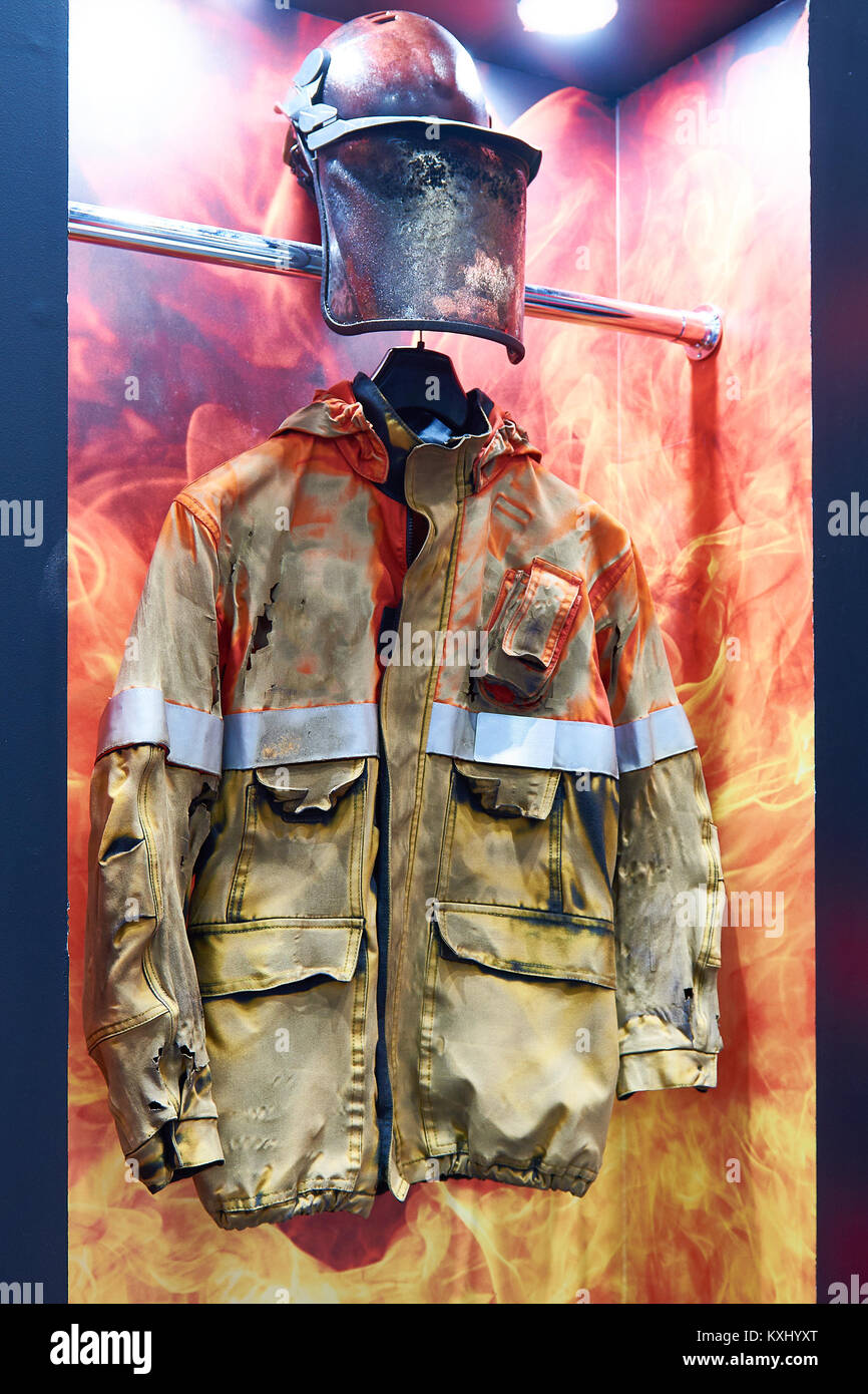 Veste de travail après l'exposition à une flamme nue Banque D'Images