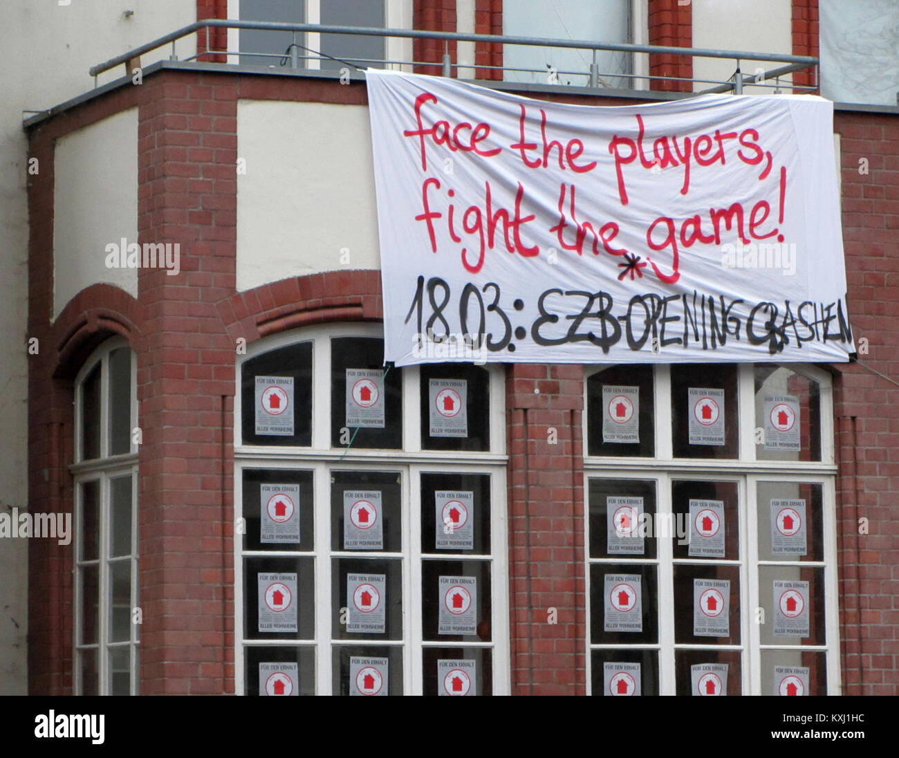 2015 affiche de Blockupy de Göttingen représente la protestation politique contre l'austérité en Europe, prônant la justice économique et critiquant les institutions financières. Banque D'Images