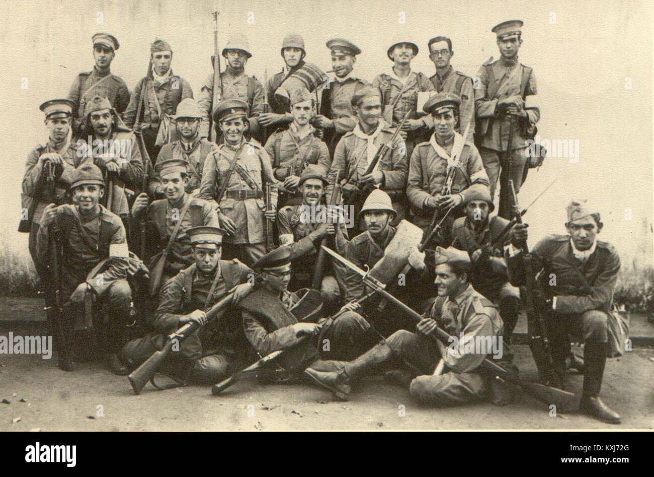 Le bataillon du 14 juillet à Itapetininga, São Paulo, Brésil, est une unité militaire photographiée au début du 20ème siècle, reflétant l'organisation militaire historique et régionale. Banque D'Images