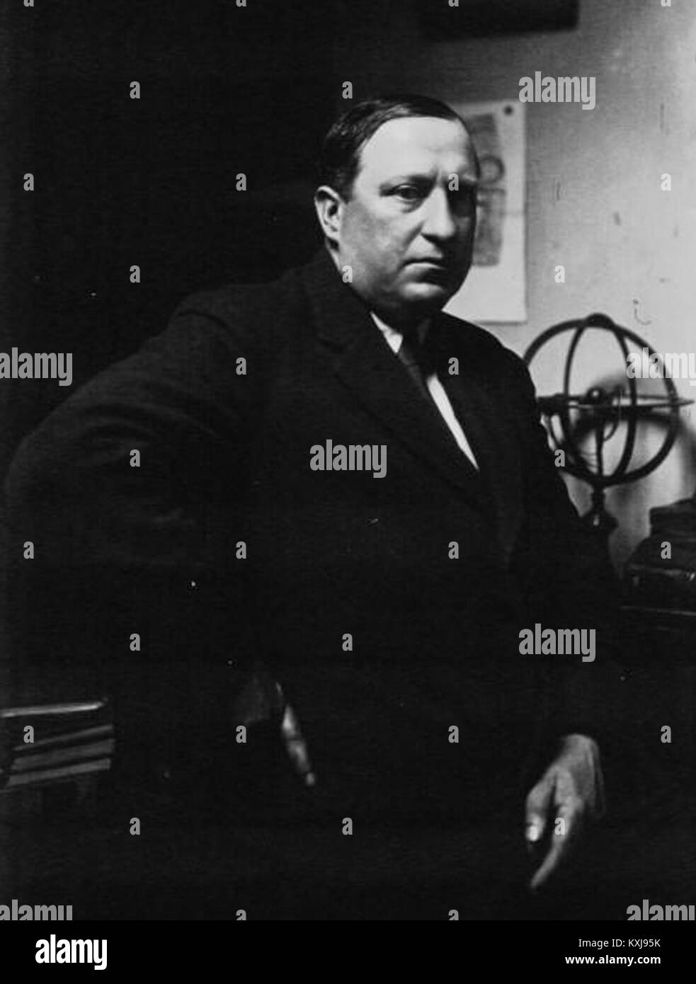 Cette peinture d’André Derain, créée en 1928, est un exemple de son style fauviste, un mouvement connu pour son utilisation audacieuse de la couleur et l’expérimentation de l’art moderne. Banque D'Images