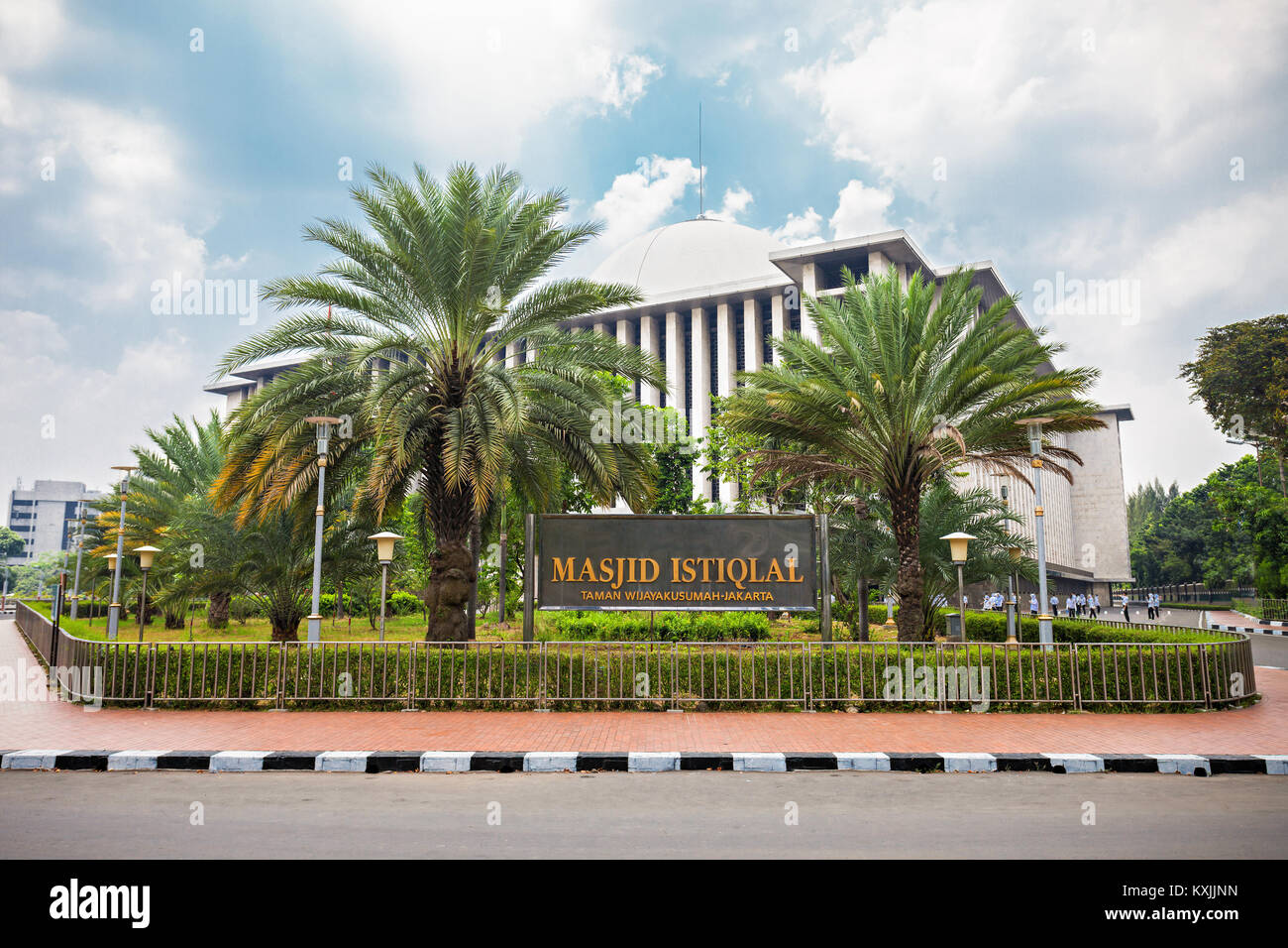 JAKARTA, INDONÉSIE - 19 octobre 2014 : La Mosquée Istiqlal à Jakarta, l'Indonésie est la plus grande mosquée d'Asie du sud-est. Banque D'Images