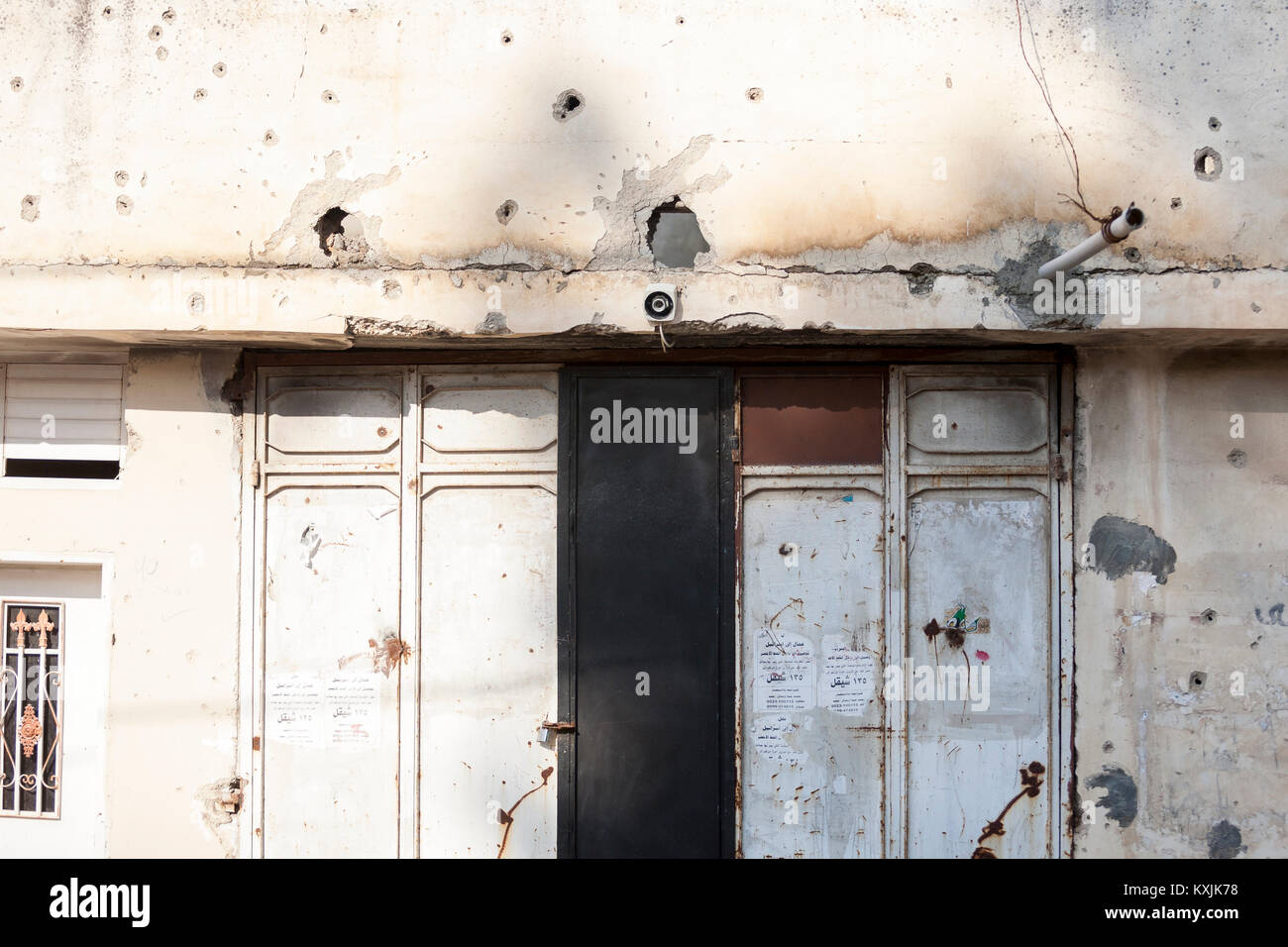 Jénine, Palestine, le 11 janvier 2011 : Chambre blessé par coup de feu et l'artillerie au cours intifada palestinienne dans le camp de réfugiés de Jénine Banque D'Images