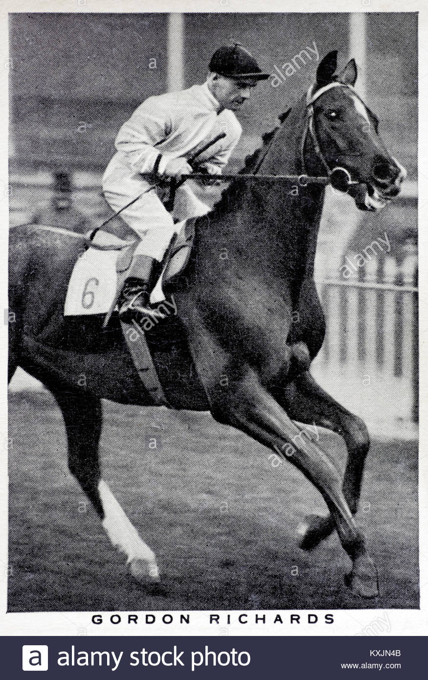 Sir Gordon Richards, 1904 – 1986, était un jockey anglais qui a remporté le championnat de course de plat 26 fois, photo vintage 1937 Banque D'Images