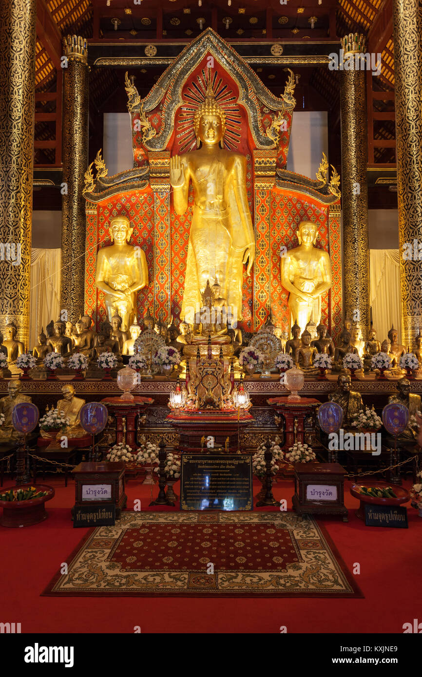 CHIANG MAI, THAÏLANDE - 29 octobre 2014 : l'intérieur du temple Wat Chedi Luang. Banque D'Images