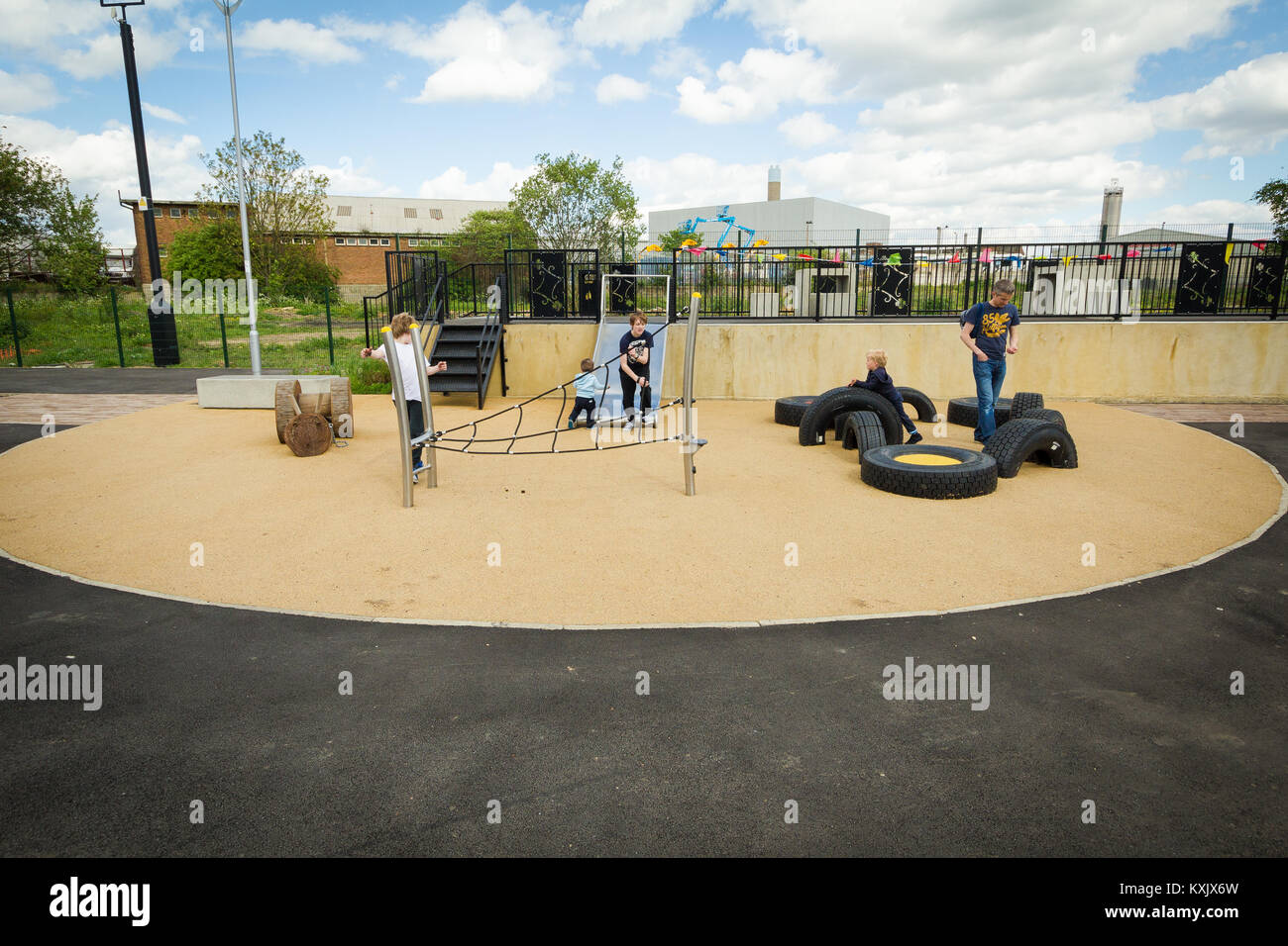 Angel Gardens, Edmonton, aire construite sur d'anciens terrains des friches industrielles utilisées pour flytipping. Enfield, Londres 2015 Banque D'Images