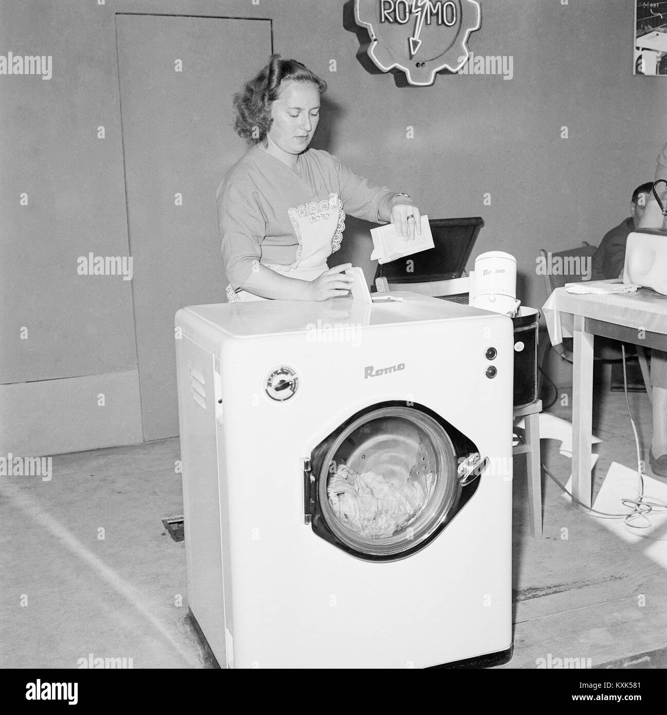 Lave-linge automatique Romo Banque D'Images