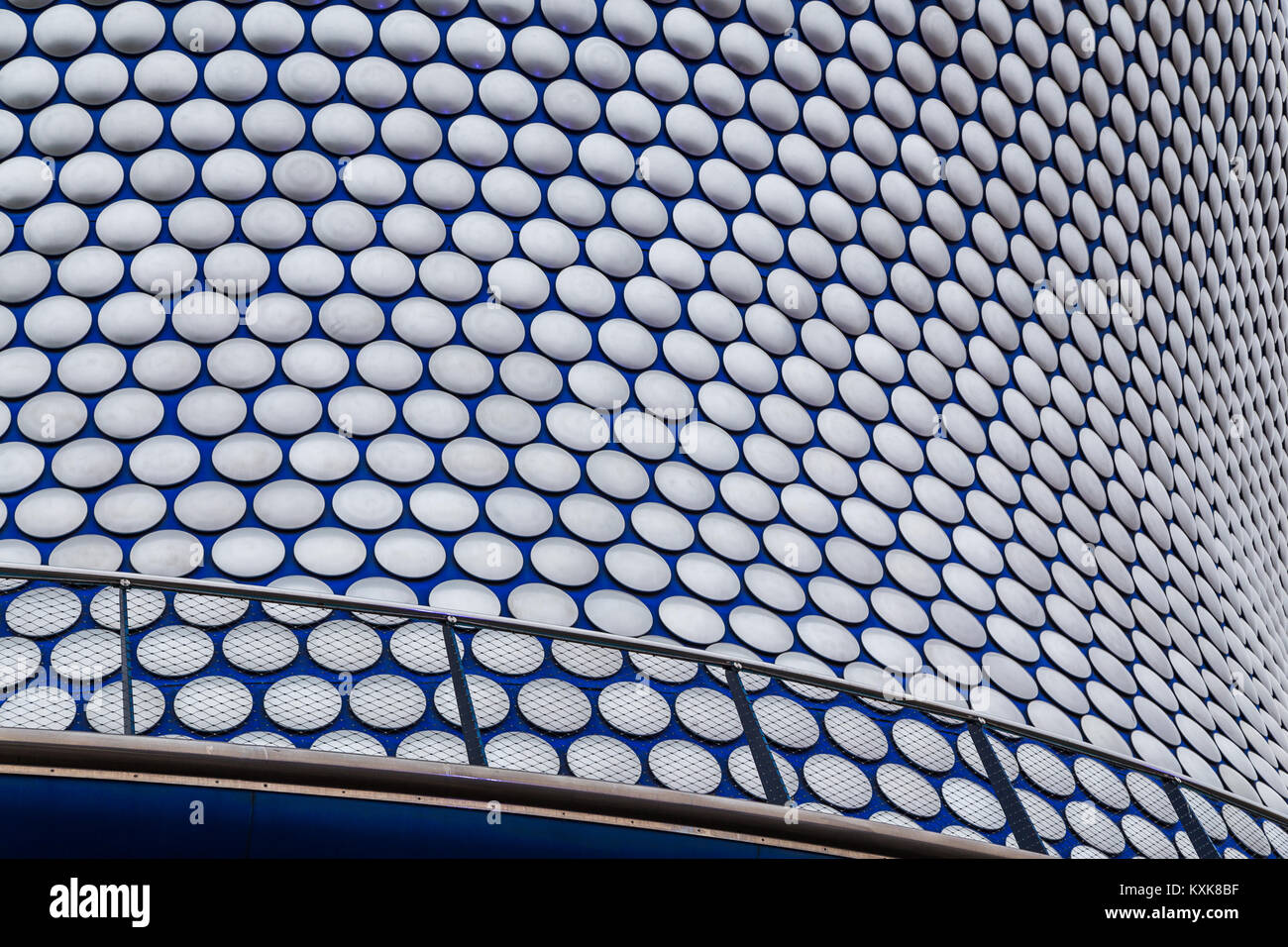 L'emblématique Selfridges bâtiment au cœur du centre-ville de Birmingham. Le bâtiment, qui fait partie du Bullring shopping centre a été achevé en 2 Banque D'Images