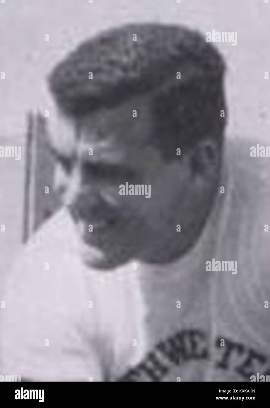 ARA Raoul Parseghian (1923-2017) était un joueur de football américain et entraîneur qui a mené le notre Dame Fighting Irish aux championnats nationaux en 1966 et 1973, et plus tard a travaillé dans des efforts de recherche humanitaire et médicale. Wikipédia Banque D'Images