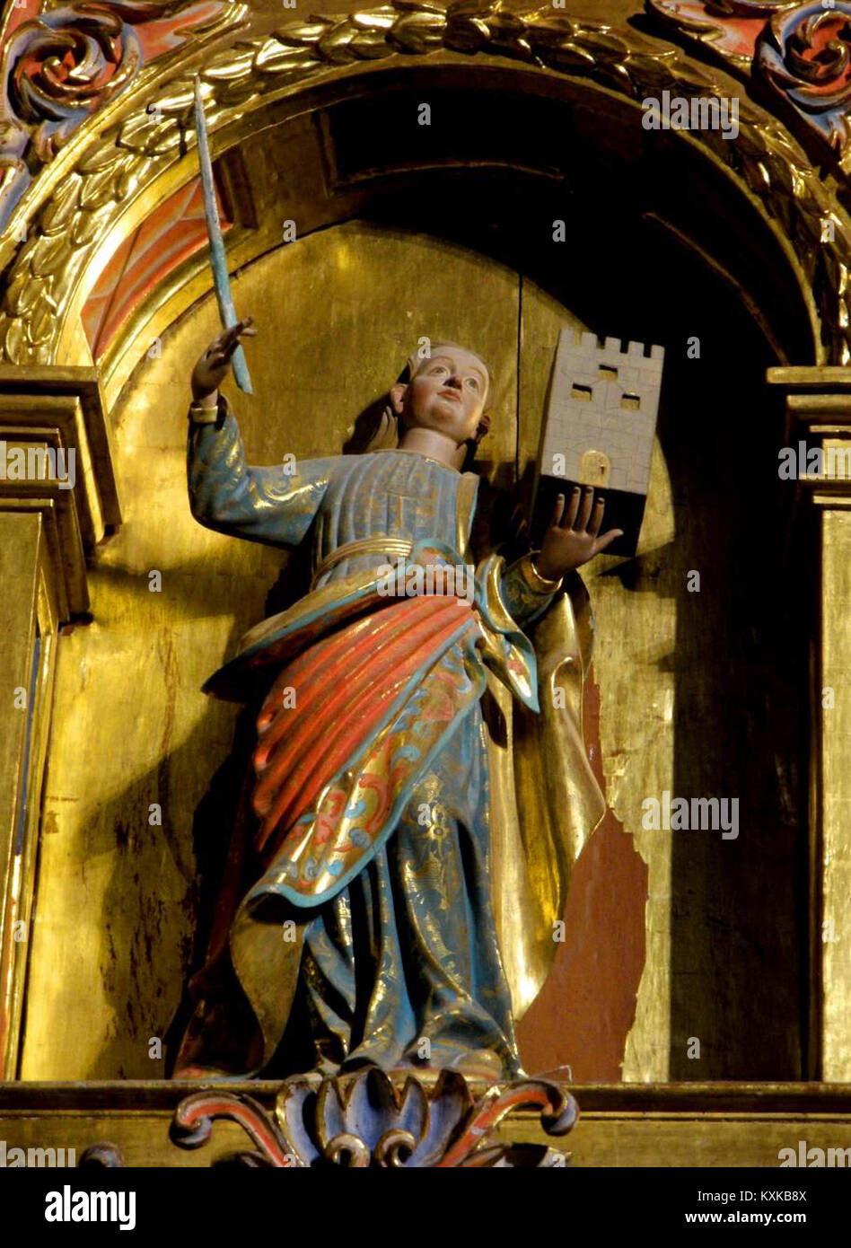 Le Santuario de Nuestra Señora de la Encina à Arceniega, en Espagne, présente un retable élaboré de San José, illustrant l'art religieux espagnol, la conception architecturale et le patrimoine culturel Banque D'Images