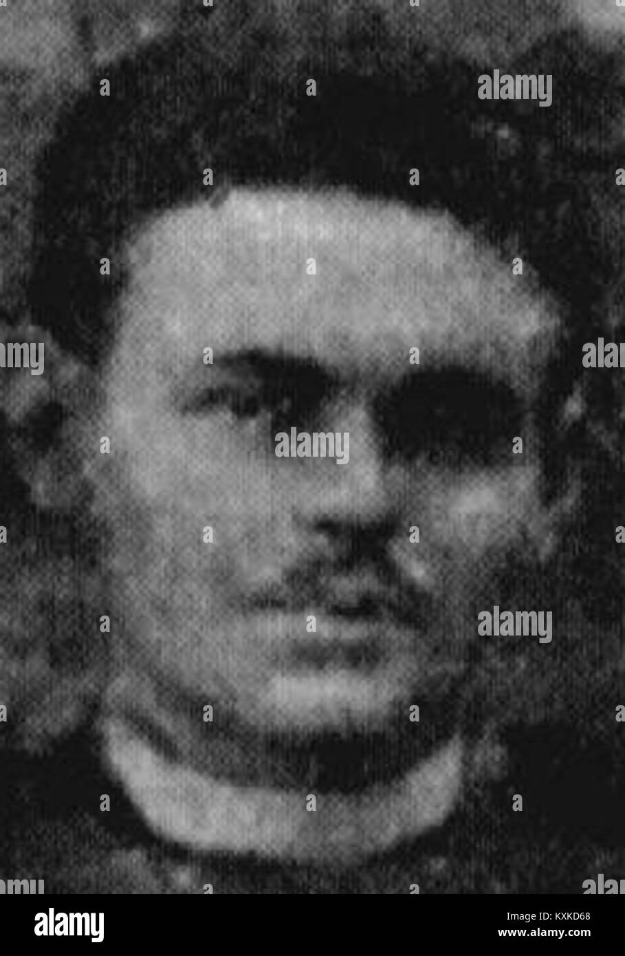 Ce portrait de la fin du XIXe siècle montre Aron Vaynshteyn en tenue formelle, présentant sa ressemblance dans les conventions photographiques de l'époque et reflétant l'histoire personnelle et le contexte social de son époque. Banque D'Images