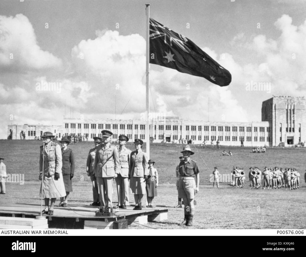 Le défilé AWAS à Sainte-Lucie en 1943 présente le service militaire féminin australien participant à un événement militaire de la seconde Guerre mondiale, soulignant la contribution des femmes au service en temps de guerre. Banque D'Images