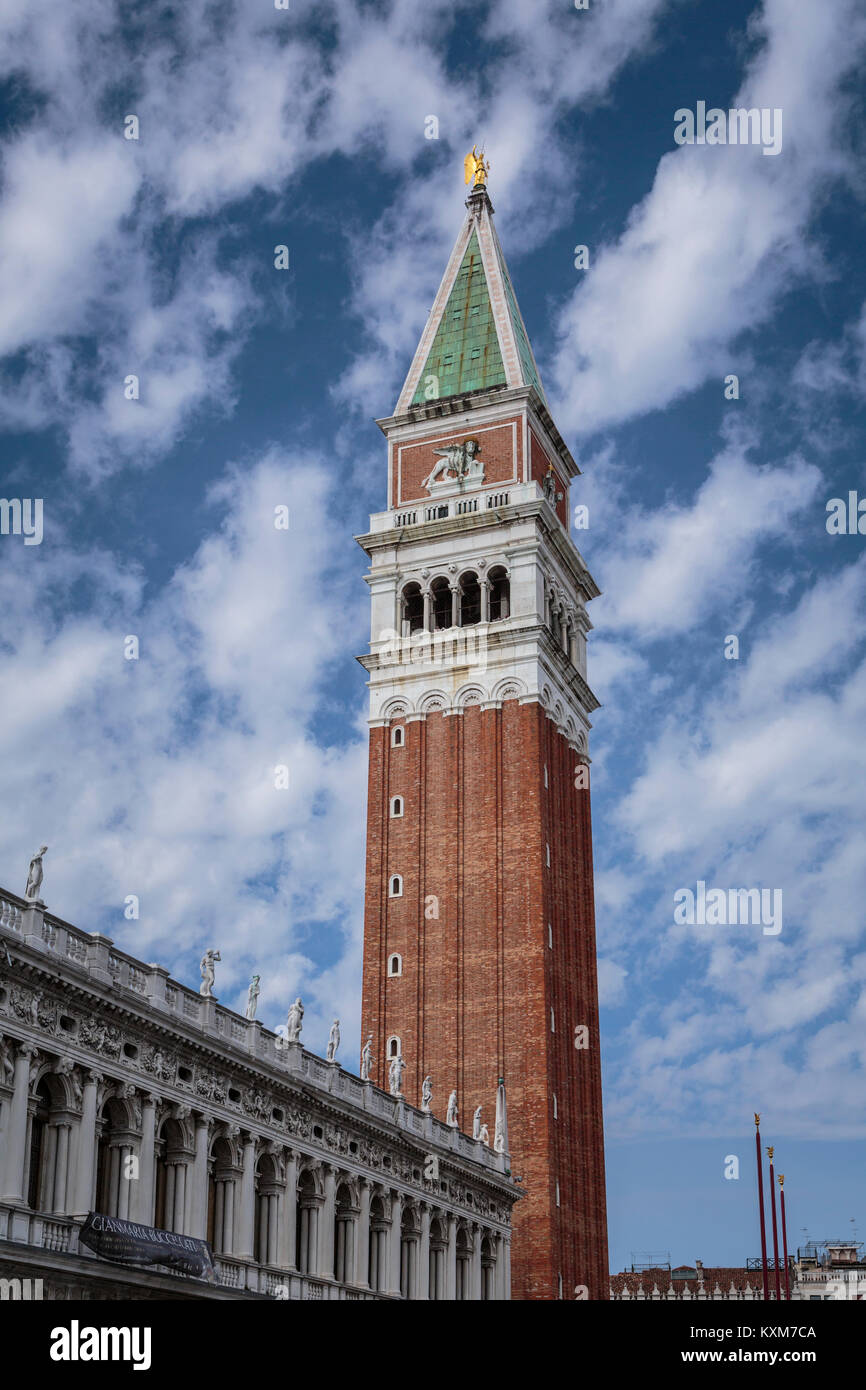 Le clocher de la basilique Saint-Marc dans la place San Marco à Venise, Vénétie, Italie, Europe, Banque D'Images