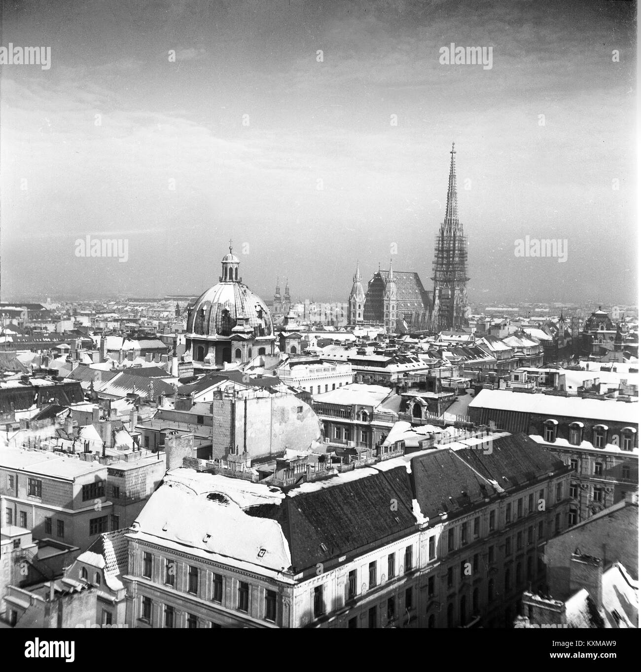 Des toits de Vienne, Autriche en hiver 1956 Banque D'Images