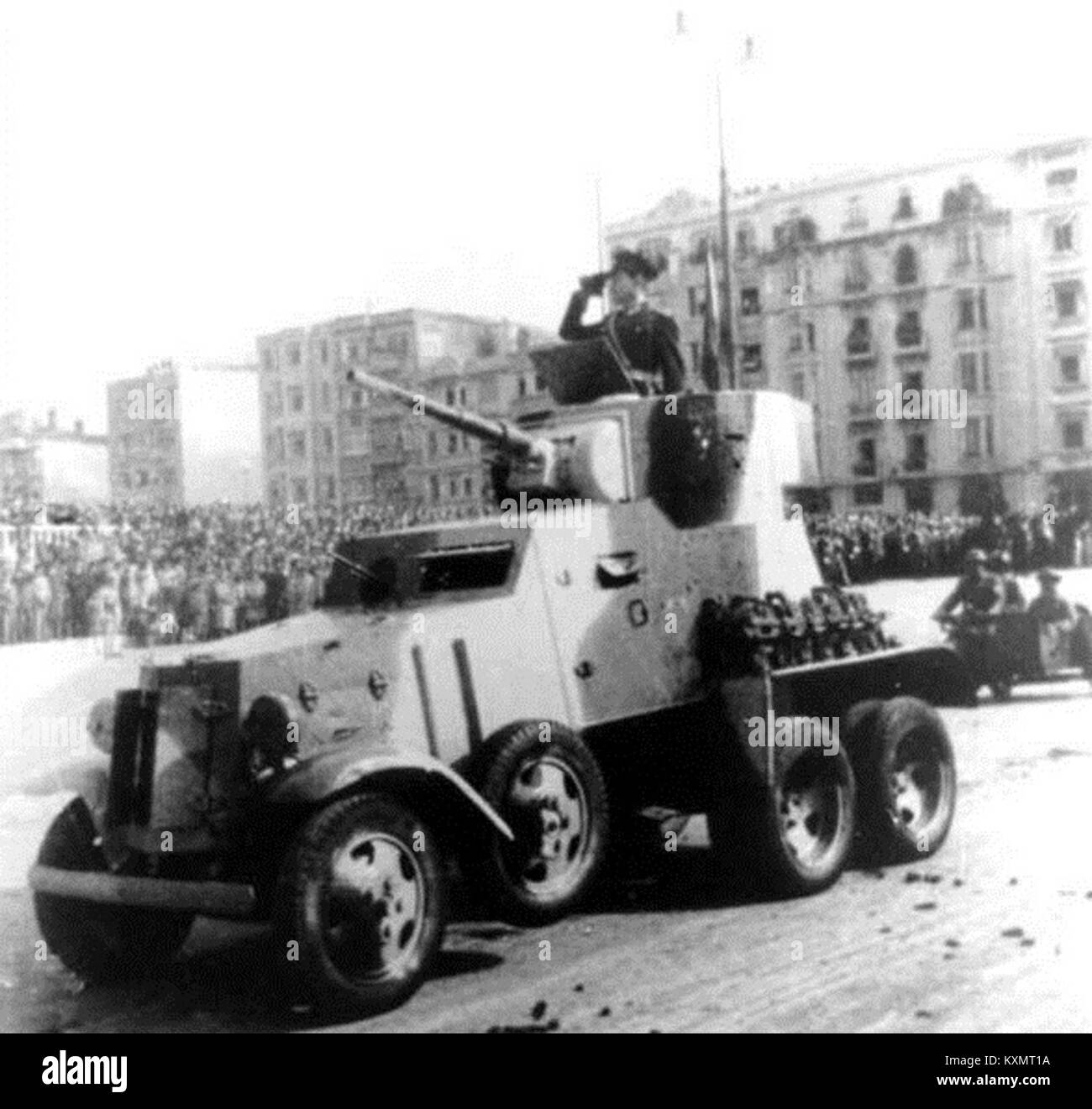 Le véhicule blindé BA-6 est montré lors d'un défilé militaire à Ankara, en Turquie, faisant la démonstration de matériel militaire du milieu du XXe siècle et d'une exposition publique des forces armées. Banque D'Images