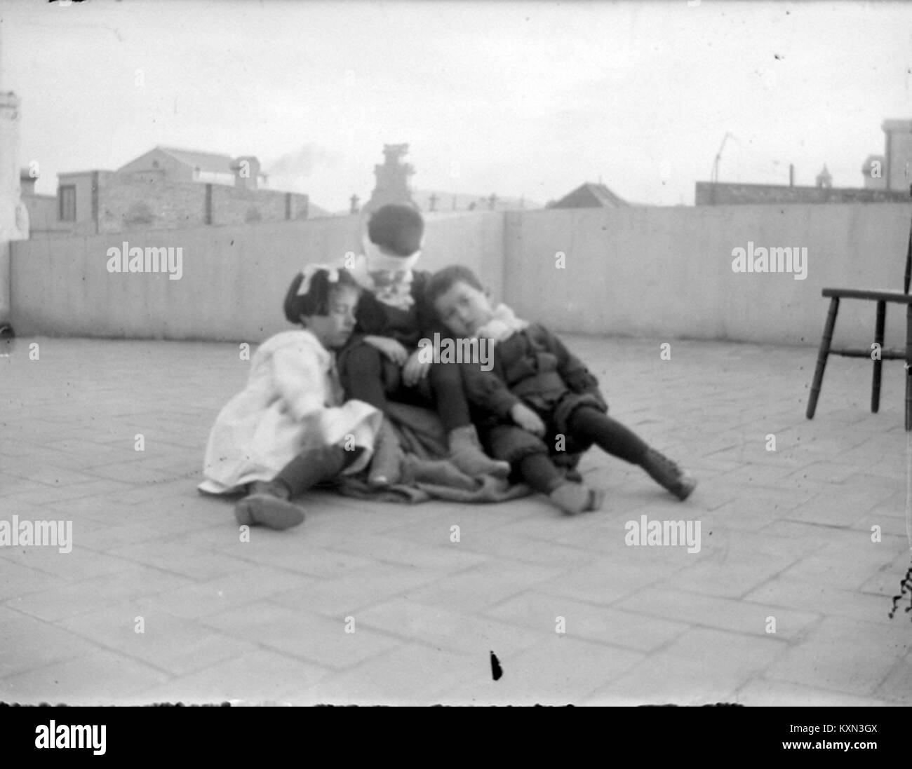 La peinture « Quadre » de Baldomer Gili Roig représente un style artistique du début du XXe siècle, illustrant l'approche de l'artiste en matière de composition et de couleur à Barcelone. Banque D'Images