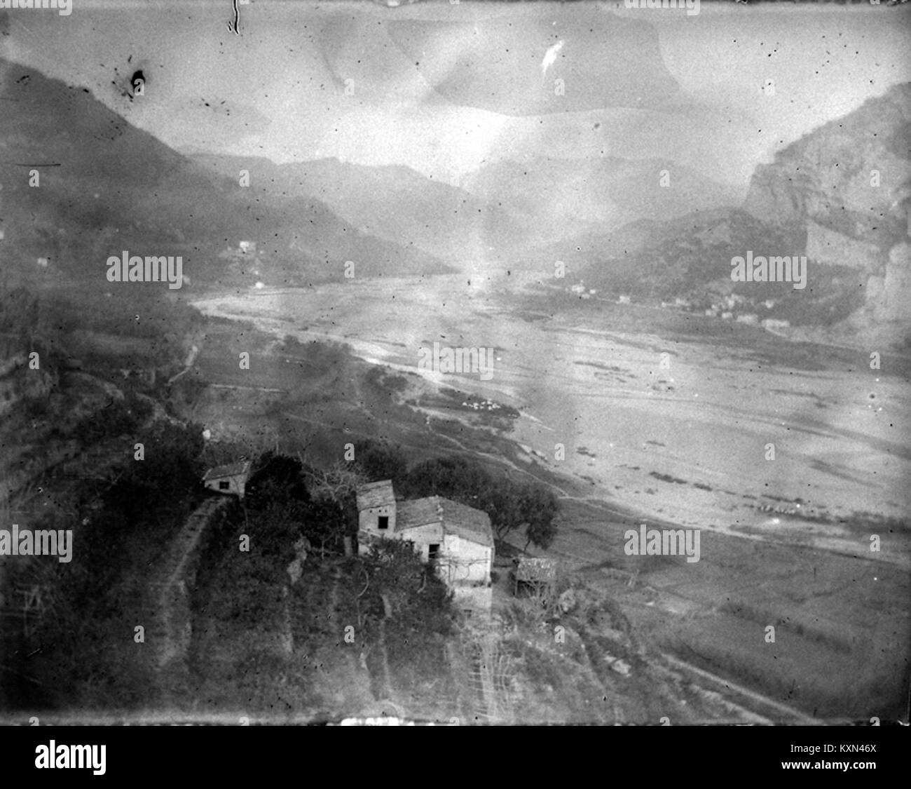 'Paisatge' de Baldomer Gili Roig est une peinture de paysage capturant des paysages naturels, mettant en évidence les techniques du XXe siècle de l'artiste et l'interprétation de l'environnement. Banque D'Images