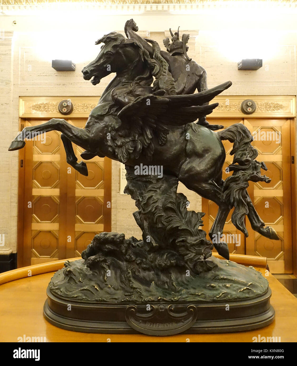 Bellerophon est une sculpture de Pierre-Eugène-Emile Hébert, exposée au Palmer House Hilton Hotel à Chicago, Illinois, représentant le style artistique européen classique. Banque D'Images