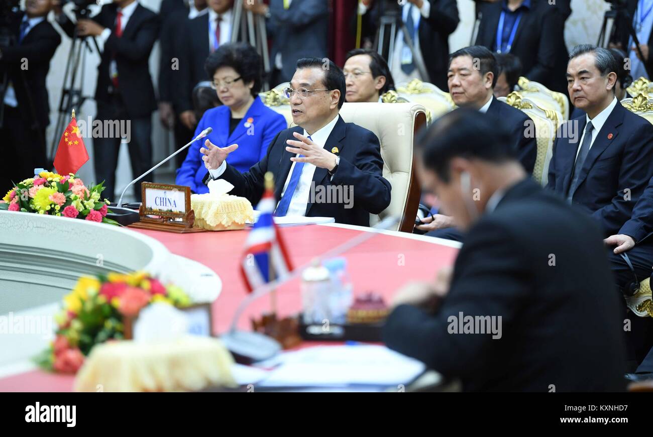 Phnom Penh, Cambodge. 10 janvier, 2018. Le Premier ministre chinois Li Keqiang assiste à la deuxième Coopération Lancang-Mekong (LMC) réunion des dirigeants en Phnom Penh, Cambodge, 10 janvier 2018. Le Premier ministre cambodgien Samdech Techo Hun Sen et Li Keqiang co-présidé la réunion, qui rassemblait également premier ministre laotien Thongloun Sisoulith, Premier Ministre thaïlandais Prayut Chan-o-cha, le Premier ministre vietnamien Nguyen Xuan Phuc et vice-président du Myanmar U Myint Swe. Credit : Zhang Duo/Xinhua/Alamy Live News Banque D'Images