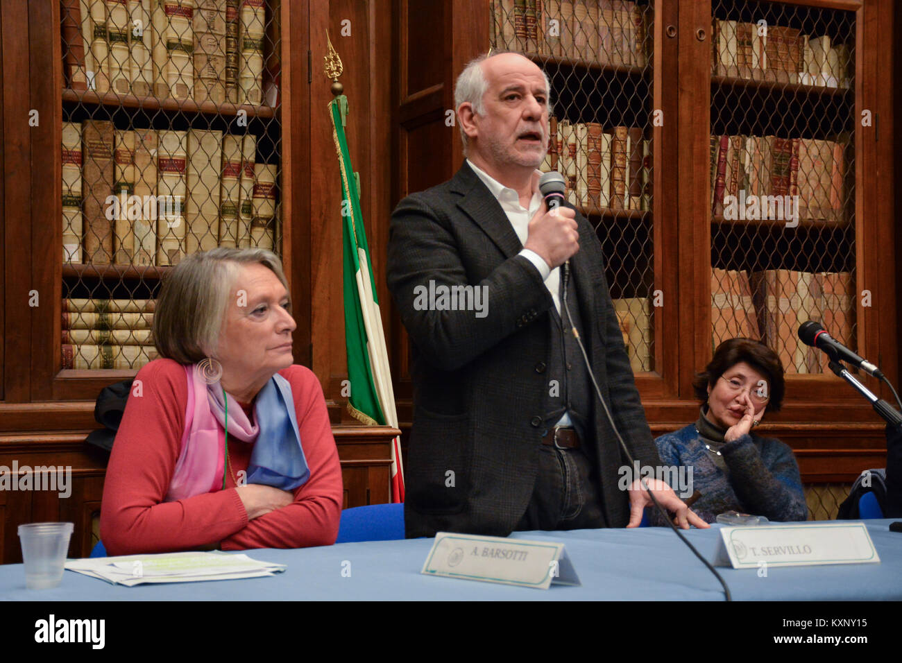 Naples, Italie. Jan 11, 2018. L'acteur italien Toni Servillo lors de la présentation de livre 'Il Teatro di Toni Servillo" à la Bibliothèque Nationale de Naples, Italie. Credit : Mariano Montella/Alamy Live News Banque D'Images
