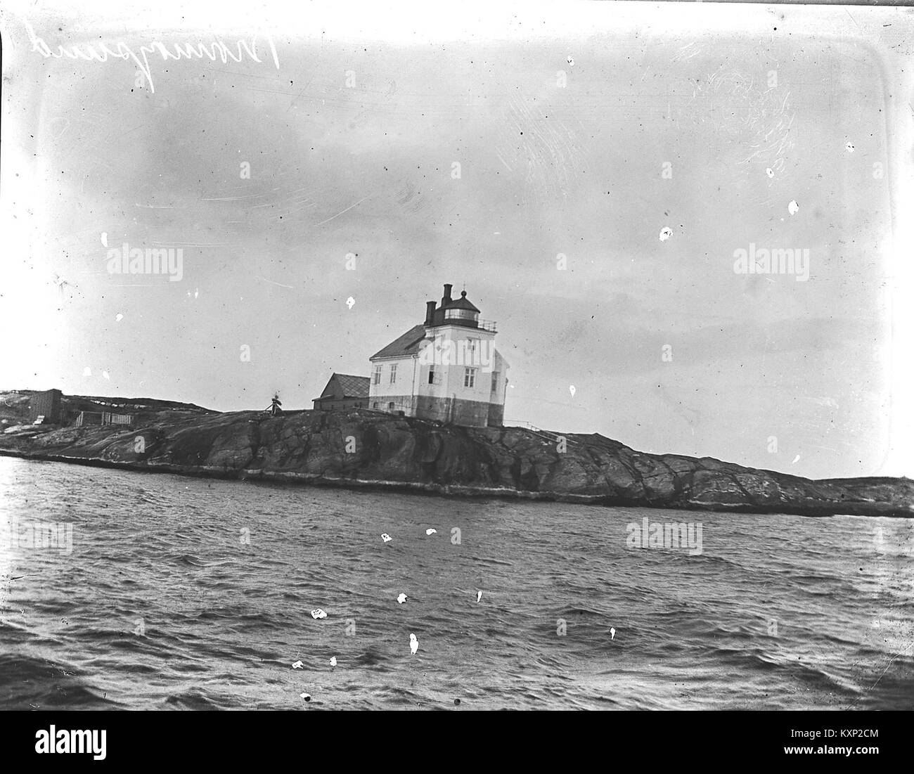 Photographie de Prestøy à Brønnøysund, Brønnøy, Nordland, Norvège, montrant le paysage urbain côtier et l'architecture locale. Banque D'Images