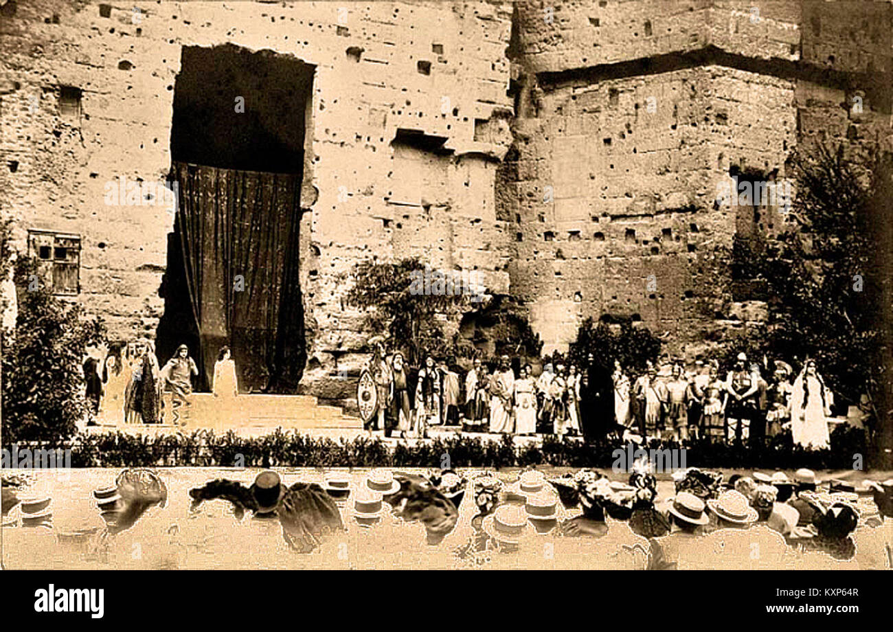 Une affiche historique des Chorégies d'Orange de 1869, une fête romaine tenue dans le théâtre antique d'Orange, France. L'événement célébrait la culture romaine et était un précurseur du festival annuel d'opéra. Banque D'Images